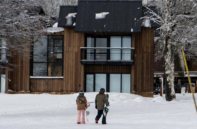 Hotel El Refugio Ski & Summer Lodge