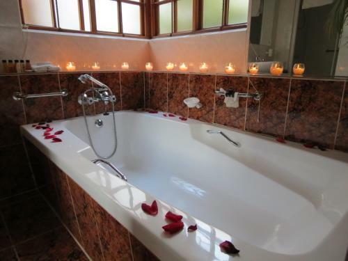 Hostal Touraco Guesthouse