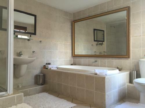 Hostal Coral Tree Inn