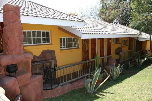 Hostal Flintstones Guesthouse Fourways