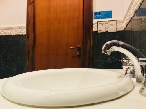 Hostal Baires House