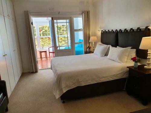 Hostal Paradiso Guesthouse & Self-catering Cottage