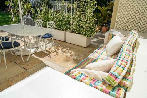 Bed & Breakfast Constantia Cottages