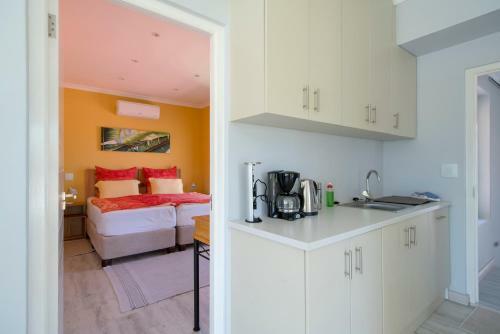 Bed & Breakfast Constantia Cottages