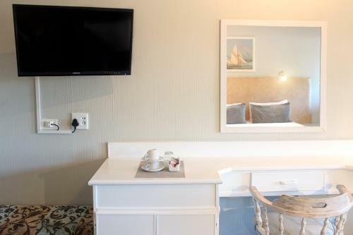 Oceans Hotel