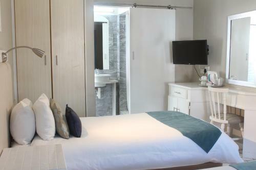 Oceans Hotel