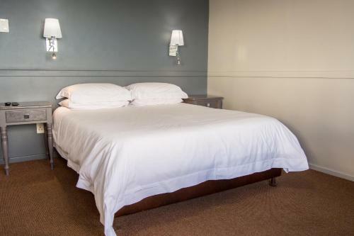 Hostal Edward Charles Manor