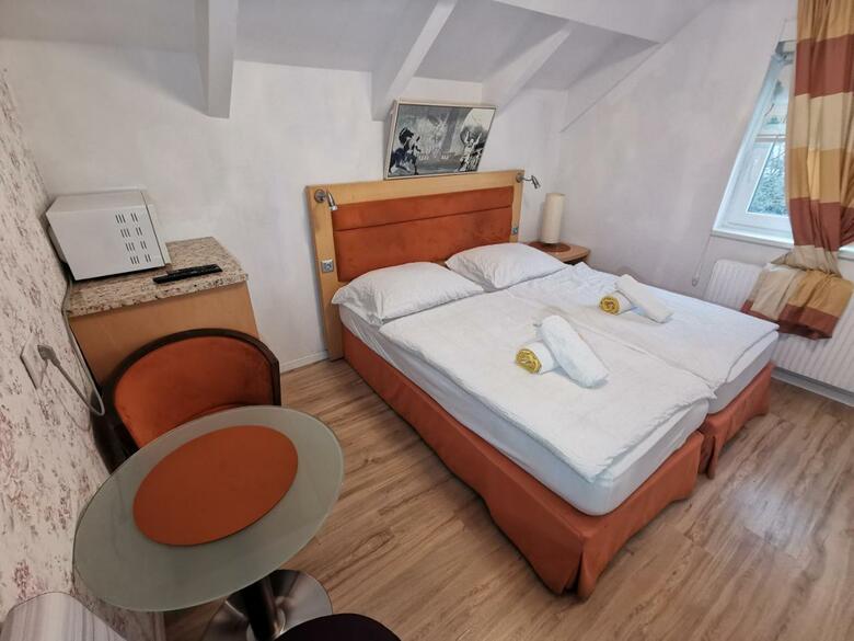 Hostal Pension F�hrenhain
