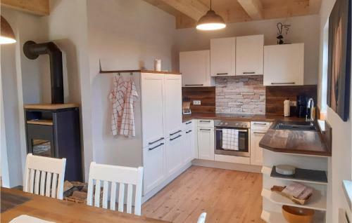 Nice Home In Glasing With Wifi And 2 Bedrooms