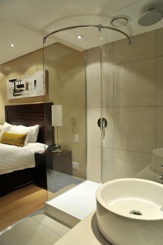 Protea Hotel Transit O.r. Tambo Airport