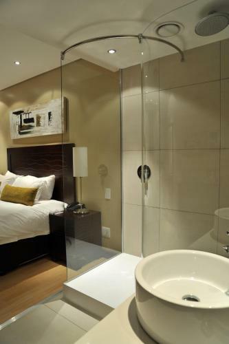 Protea Hotel Transit O.r. Tambo Airport