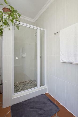 Hostal Tiana Guest House