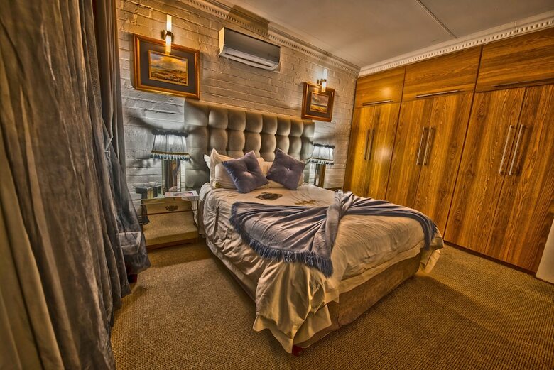 Hostal Dersley Manor