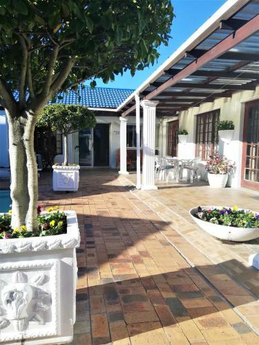 Hostal Dolphin Inn Guesthouse - Blouberg