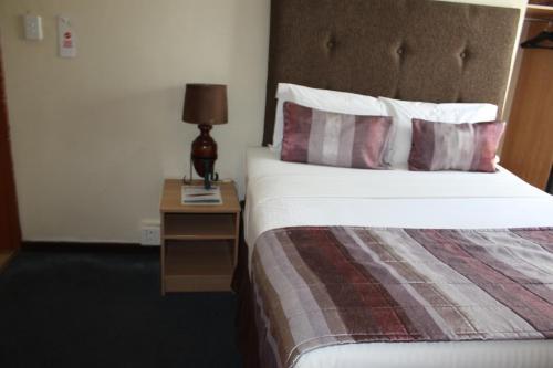 Hostal Ecotel Or Tambo Airport