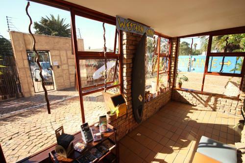 Saltycrax Backpackers And Surf Hostel