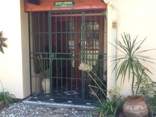 Hostal Sunflowers Guesthouse
