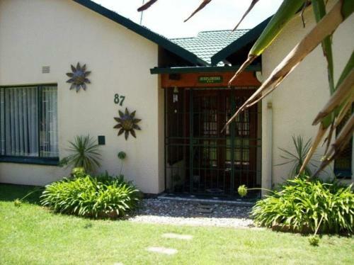 Hostal Sunflowers Guesthouse