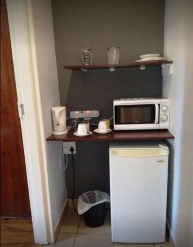 Hostal 21 On Coetzee Guest House