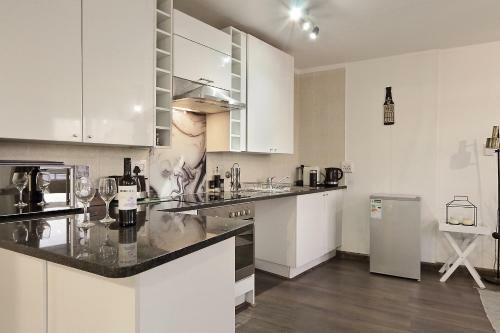 Apartamentos The Bays B202