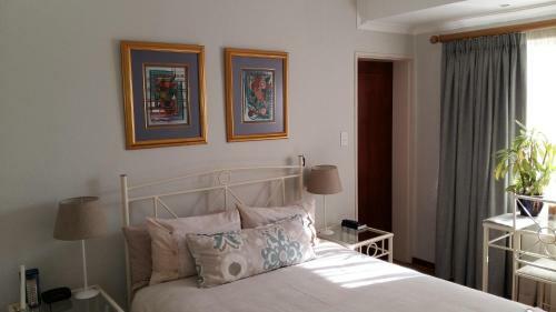 Hostal Old Oak Guest House