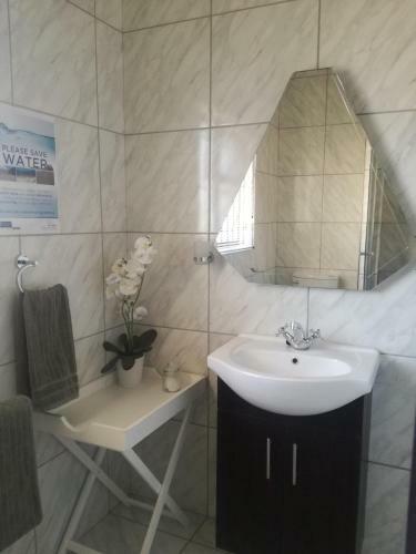 Hostal 7 On Kloof Guesthouse