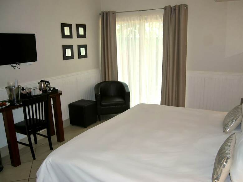 Safari Lodge Hotel & Convention Centre