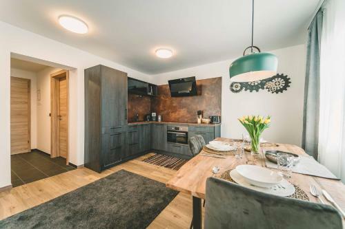 Mirador Apartments