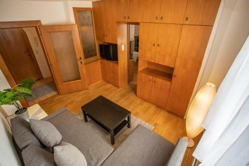Hall City Traditional Old Town Apartment