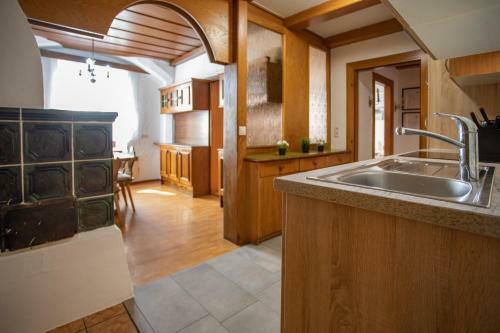 Hall City Traditional Old Town Apartment