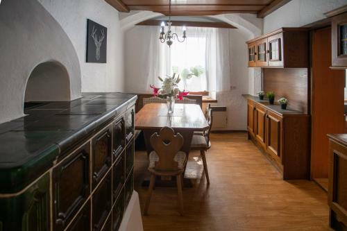 Hall City Traditional Old Town Apartment
