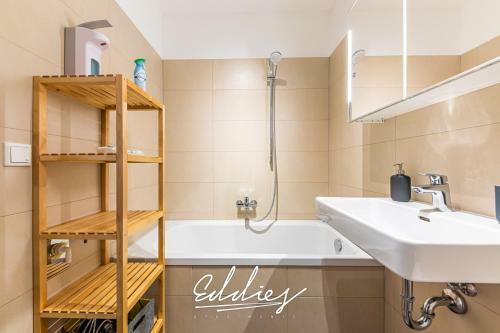 Eddie?s Design Apartments