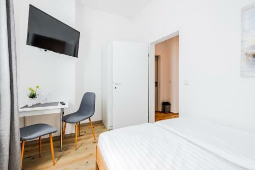 West Apartments - Contactless Check-in
