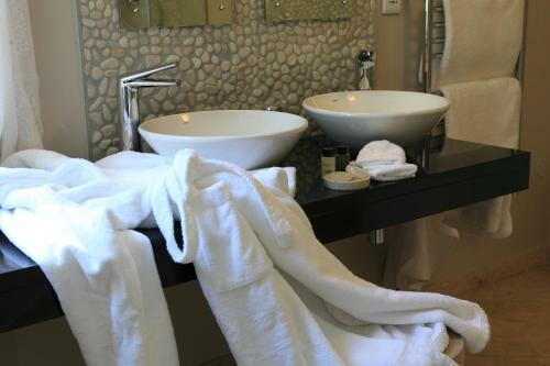 Hostal Periwinkle Lodge Guest House