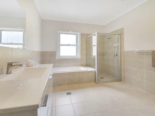 Redhaven House - Spacious, Quiet And Private