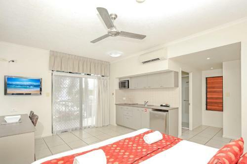 Centrally Located Apartment 1019