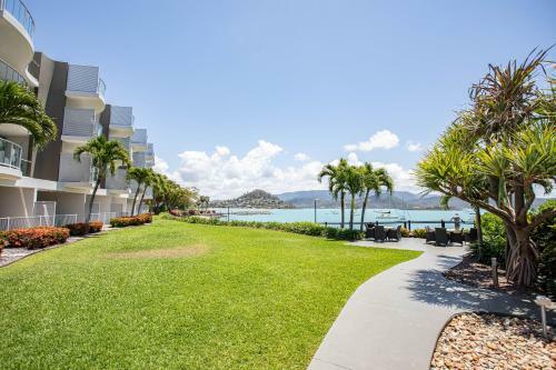 Apartamento By The Sea Shore With Pool