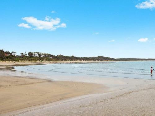 Dunkarein - 600m To Bosom Beach