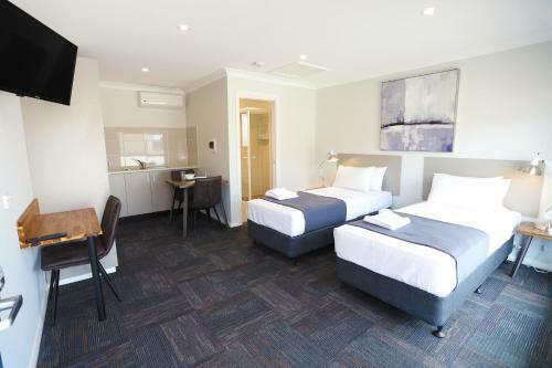 Eastend Studio Apartments