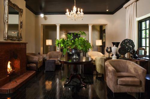 Hostal Firlane House