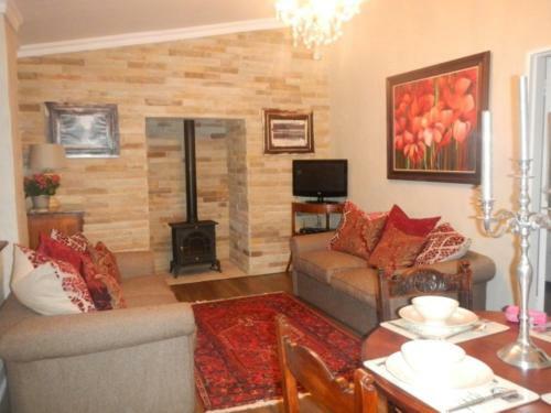 The Falls Cottages