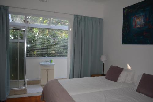 Hostal 4living Guesthouse