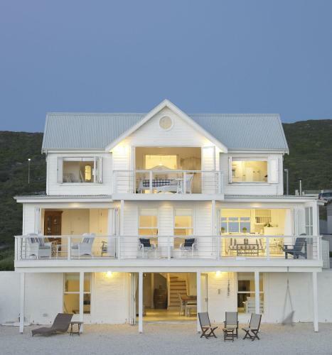 The White House Beach Villa