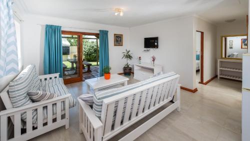 Hostal Happy Jackal Guest House