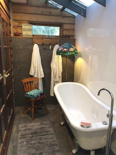 Hidden Gem Acreage Close To Terrigal Beach