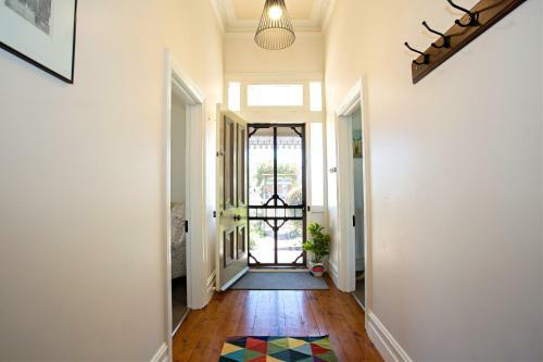 Hansen Street Retreat