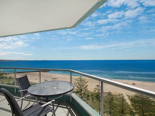 Ocean Plaza Unit 1469 - Right On Coolangatta Beachfront