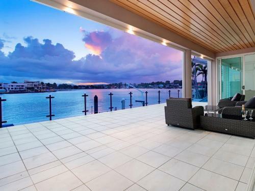 4.5 Million Dollar Dream Mansion In Surfers Paradise
