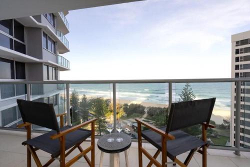 Resort Style Beach Apartment - Surfers Paradise