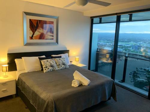 Breathtaking Views 4bd High Floor Lux Apartment